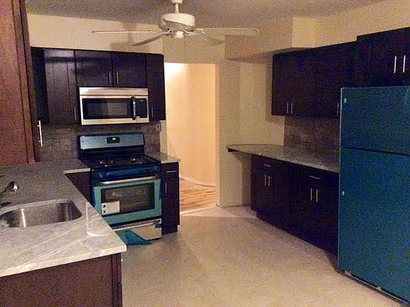 3rd image of 322 Lagoon Dr W