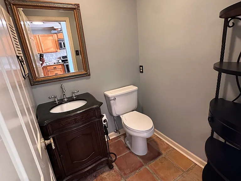 439 Rena Dr — Photo 8