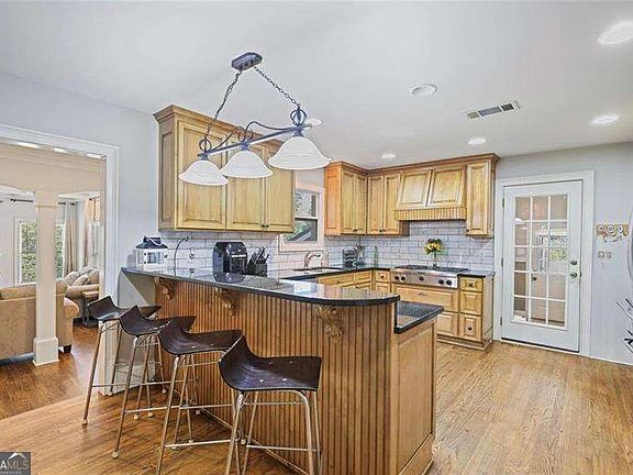 4th image of 1665 Cunningham Rd SW