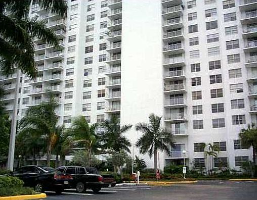 2nd image of 2801 NE 183rd St APT 1515W
