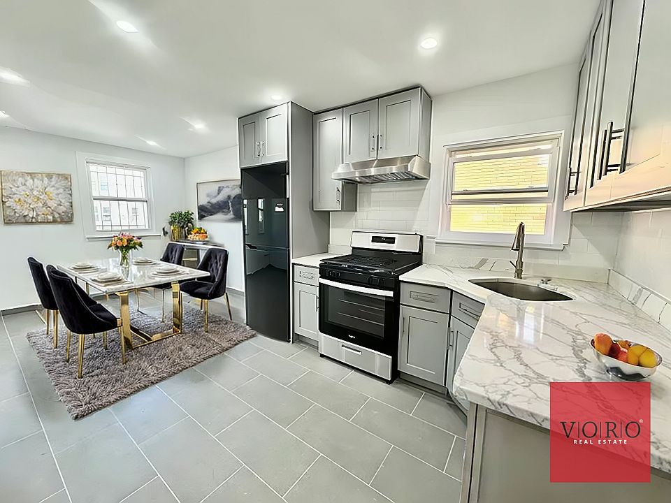 2nd image of 2847 47th St #1