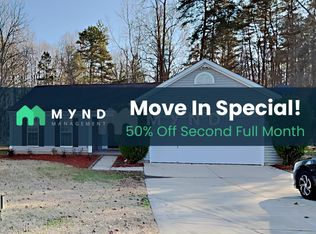 6902 Kentucky Derby Dr, Charlotte, NC 28215