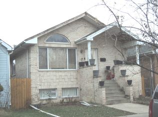 6073 S 74th Ct, Summit, IL 60501