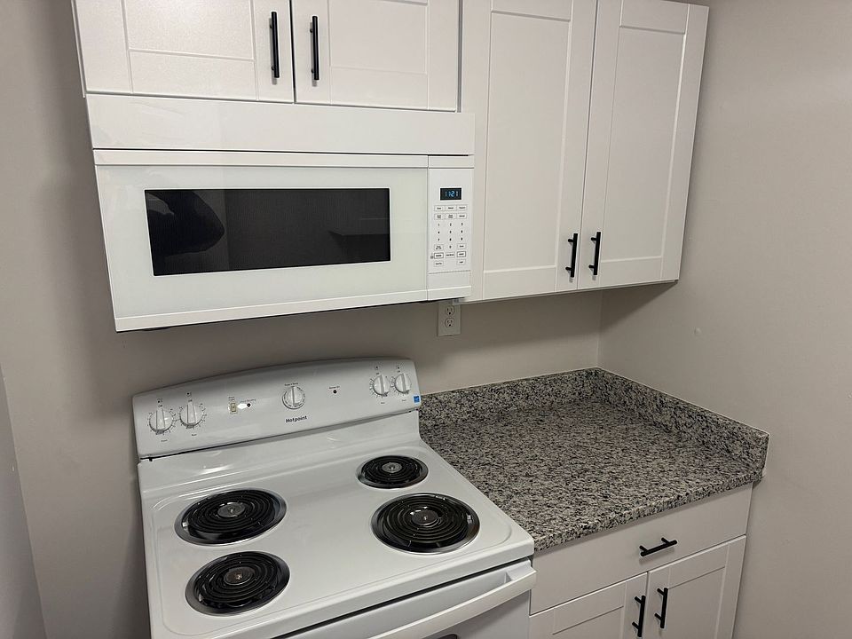 1st image of 122 Miami St #3