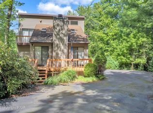 3 Tobyhanna St, Tobyhanna, PA 18624