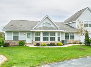 300 Lindsay Ln, Brookfield, WI 53045