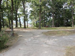 3500 Hemlock Dr, Winston Salem, NC 27105