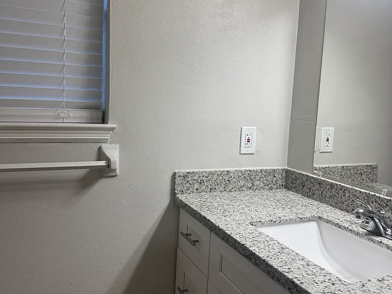 834 Beachcomber Ln — Photo 5