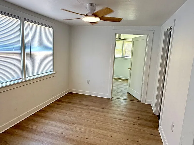 205 S Crawford St — Photo 6