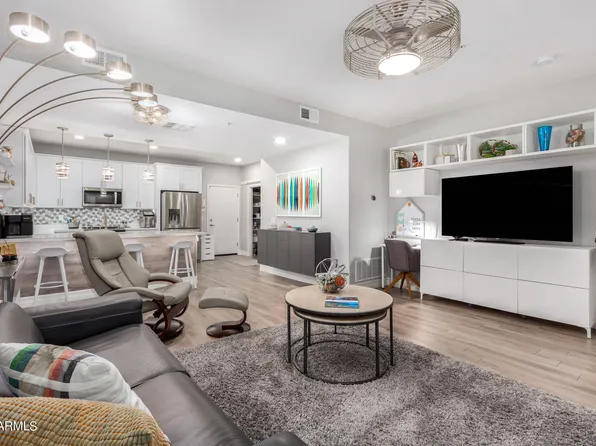 2821 S SKYLINE Drive #121, Mesa, AZ 85212