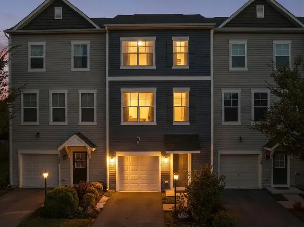 111 Rotunda Dr, Stephenson, VA 22656