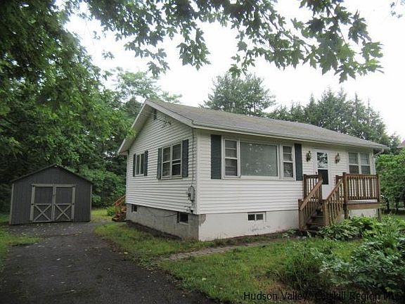 2nd image of 31 Brinks Ln