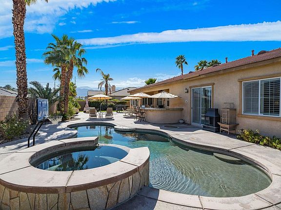 3rd image of 57810 Residenza Ct