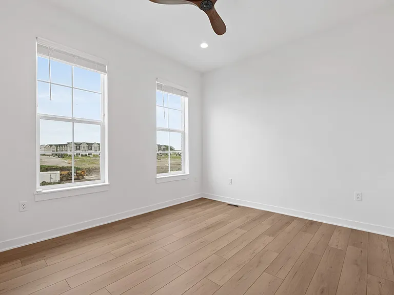 1121 SW 11th St — Photo 38