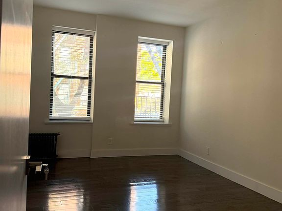 3rd image of 630 Rugby Rd #21