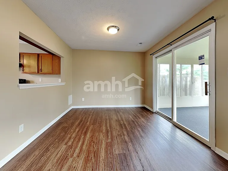 936 Hathaway Dr — Photo 5
