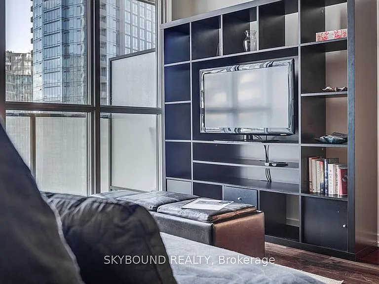 55 Bremner Blvd #2709 — Photo 31