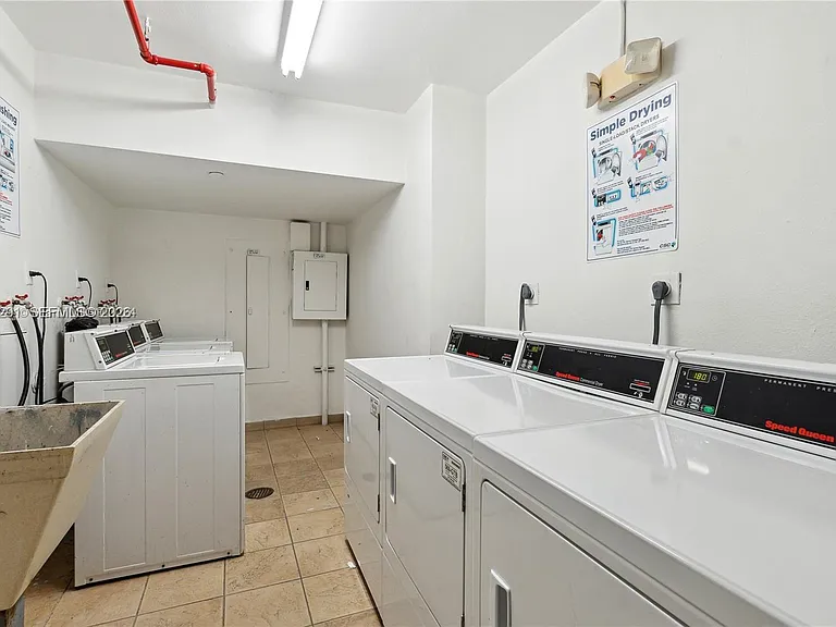 1000 West Ave #307 — Photo 12