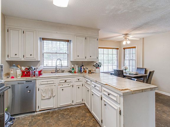 4th image of 209 Brookspring Rd