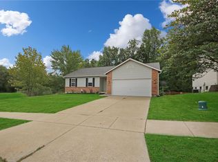 1014 Fawn Ridge Dr, O'Fallon, MO 63366