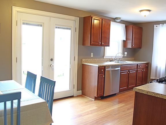 4th image of 150 Delray Ave