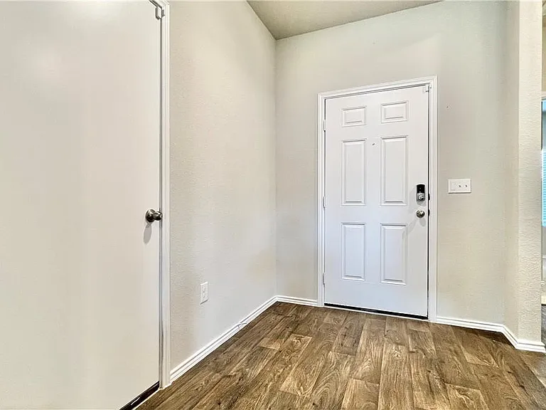 5913 Shanjia Dr — Photo 4
