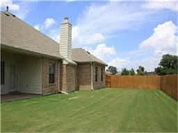 3rd image of 305 Country Lakes Dr