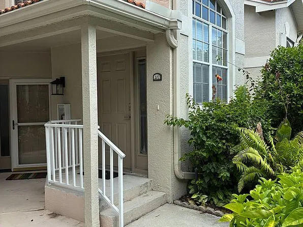 2526 Orchid Bay Dr APT 202, Naples, FL 34109