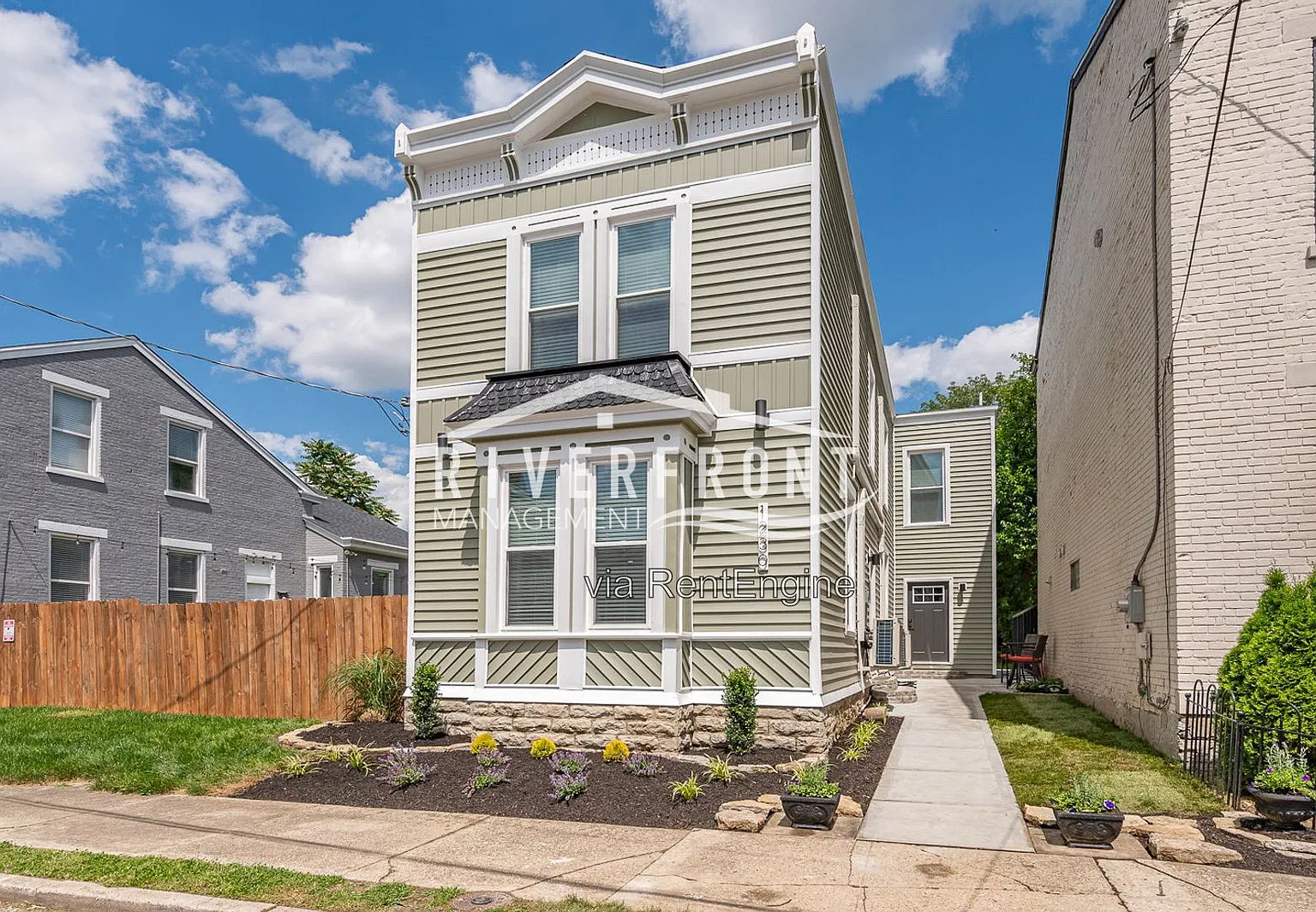 1 bed, 1.0 bath, 950 sqft, $1,495 — Photo 3