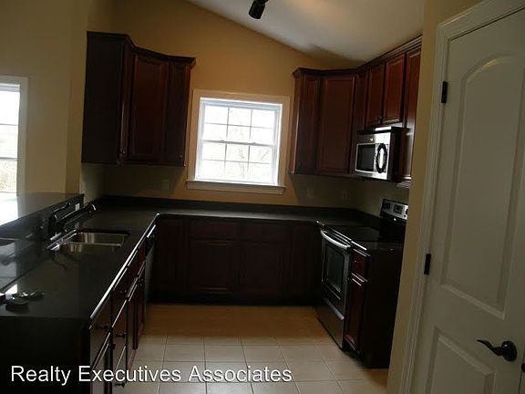 5th image of 1705 Bonnie Roach Ln