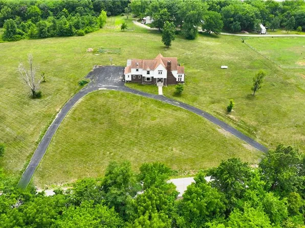 21901 E Eureka Rd, Independence, MO 64057