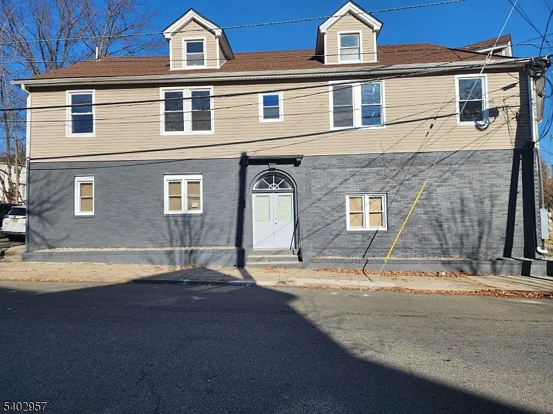 93 Hughes St #1
