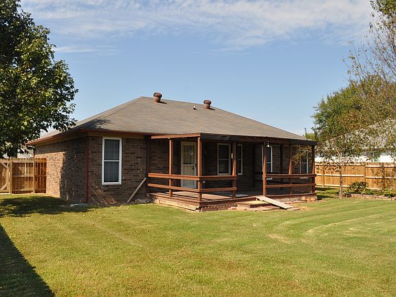 3rd image of 243 Sherman Dr