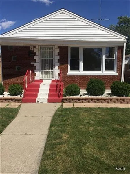 15509 Cottage Grove Ave photo 1