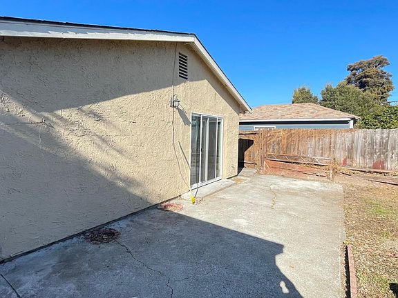 4th image of 244 S 18th St