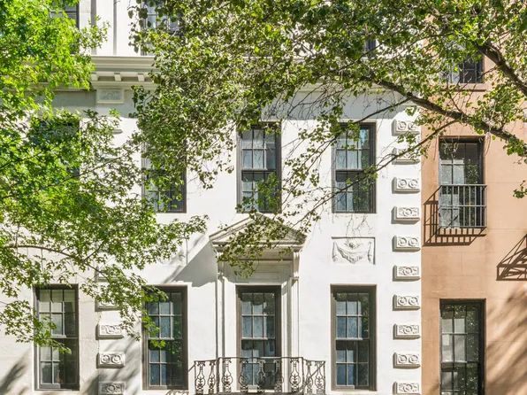 241 E 48th St, New York, NY 10017