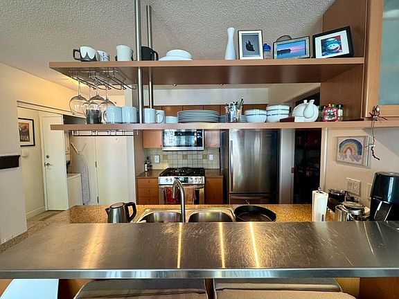 5th image of 1438 Richards St #2607