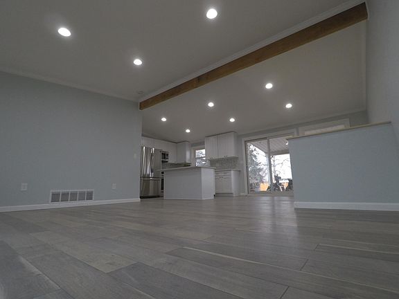 2nd image of 7630 Knox Ct