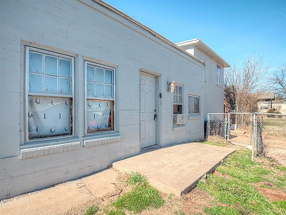2nd image of 101 SW 41st St