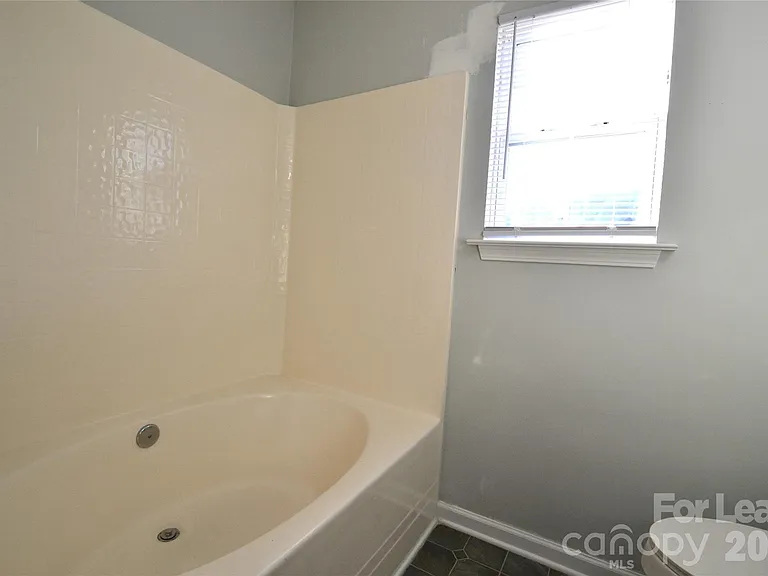 4638 Palm Breeze Ln — Photo 17