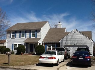 513 Lake Crest Dr, Chesapeake, VA 23323