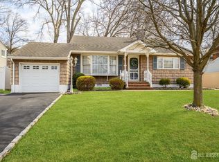 40 Drake Pl, Colonia, NJ 07067