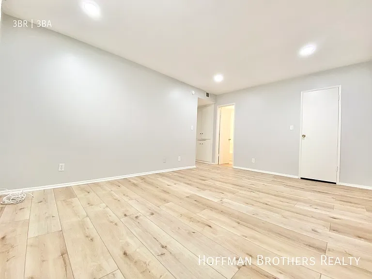 931 S Wooster St #4 — Photo 12