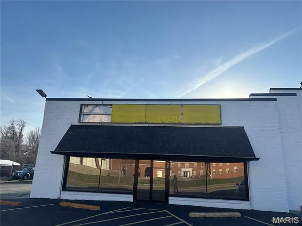 102 N Truman Blvd, Crystal City, MO 63019