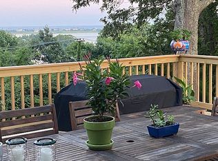 8 Rock Ridge Rd, Westerly, RI 02891