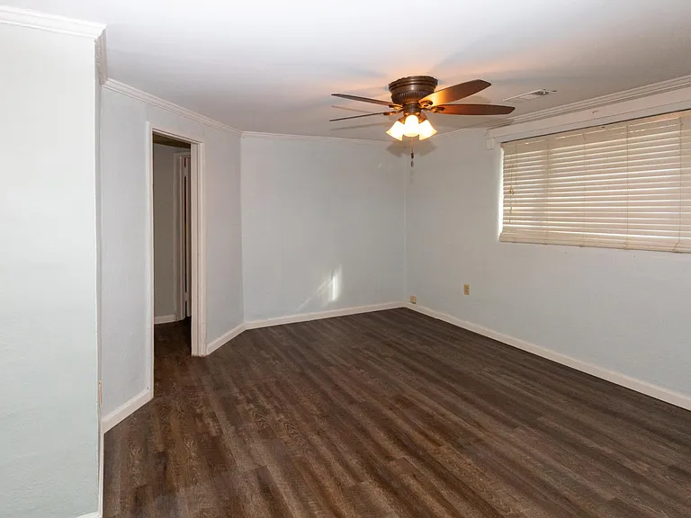 2717 Cherokee Ave — Photo 11