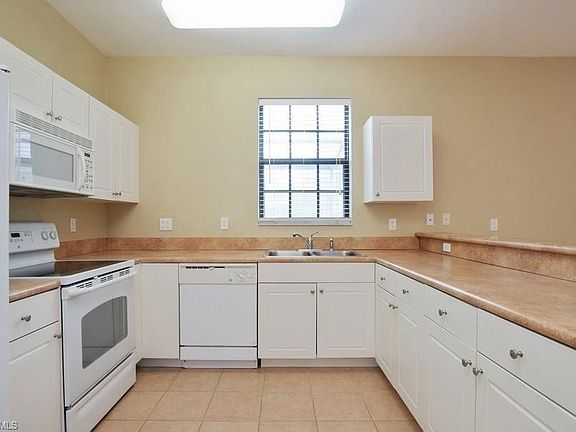 4th image of 7588 Bristol Cir