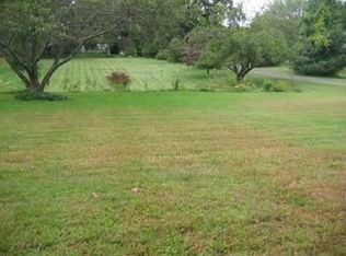 21 Wendover Rd, Newtown, CT 06470