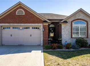 710 Mure De Ronce Dr, New Albany, IN 47150