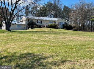 62 Spiceberry Ln, Berkeley Springs, WV 25411